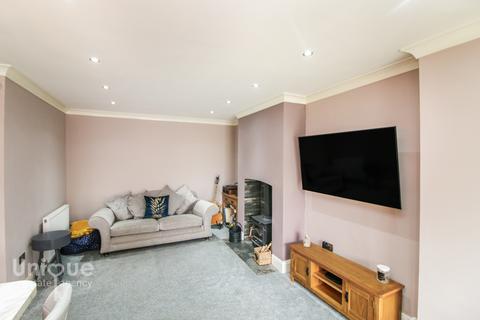 94 Knowle Avenue, Blackpool, FY2 9UU