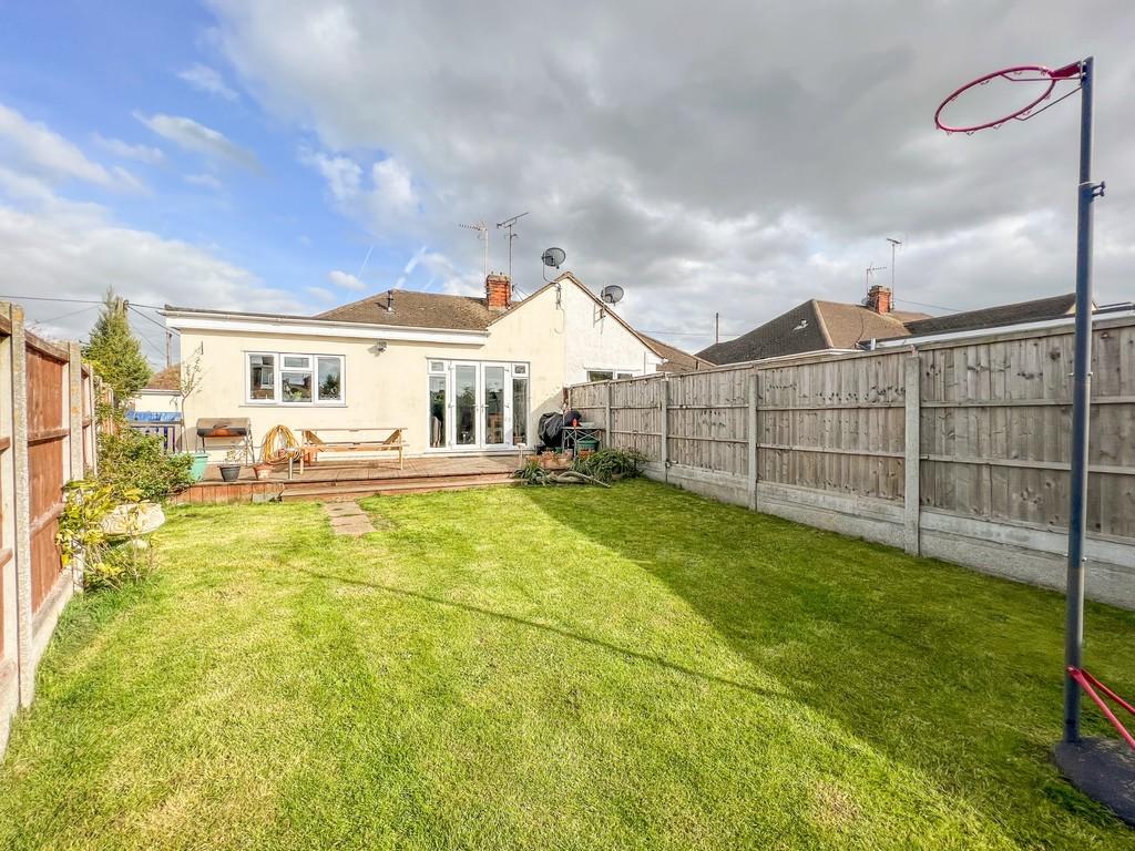 Willow Walk, Hockley 2 bed semidetached bungalow for sale £400,000