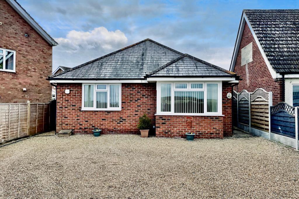 Park Lane, Glemsford 2 bed detached bungalow £315,000