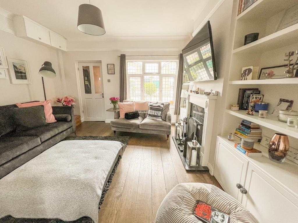 Main Road, Hawkwell 3 bed semidetached house for sale £390,000