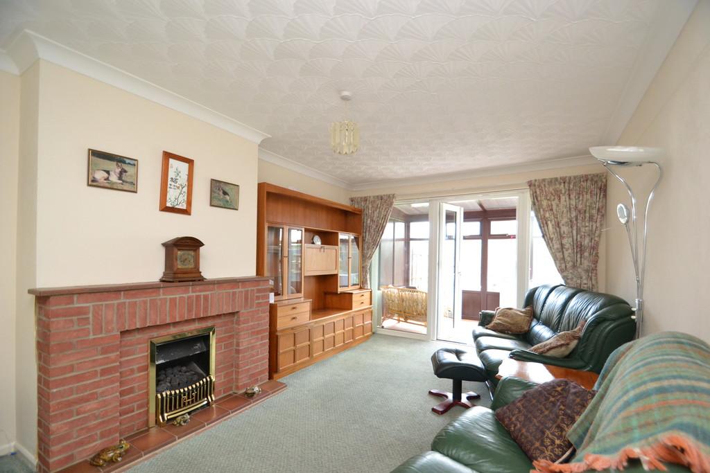 Ballater Close, Ipswich, IP1 6LL 2 bed semi-detached bungalow - £250,000