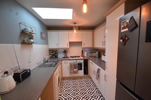 5 Queens Clos, Roche, St Austell, PL26 8FR