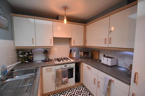5 Queens Clos, Roche, St Austell, PL26 8FR