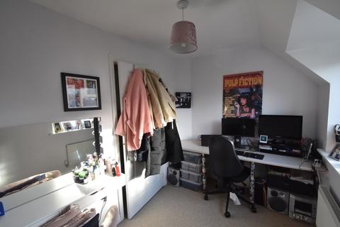 5 Queens Clos, Roche, St Austell, PL26 8FR