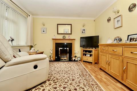 2 bedroom detached bungalow for sale - Atwater Grove, Lincoln