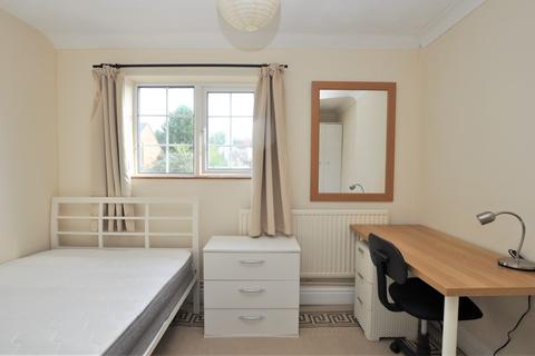 32 Homestall, Guildford, GU2 8JT