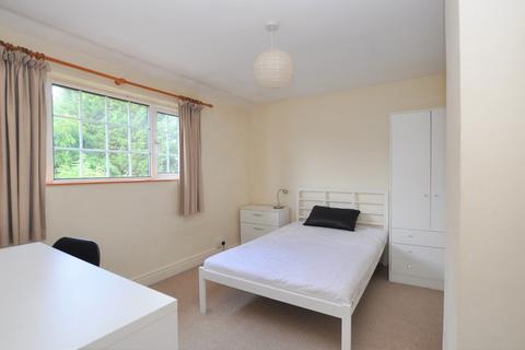 32 Homestall, Guildford, GU2 8JT