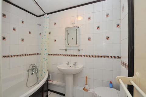 32 Homestall, Guildford, GU2 8JT