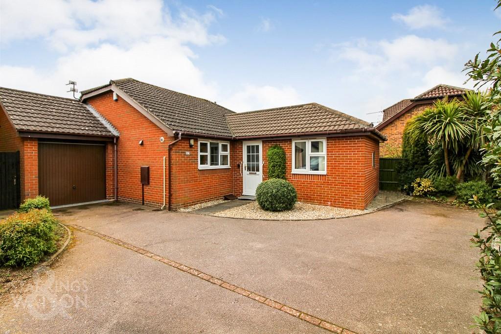 Cricket Close, Thorpe Marriott, Drayton 3 bed detached bungalow £300,000