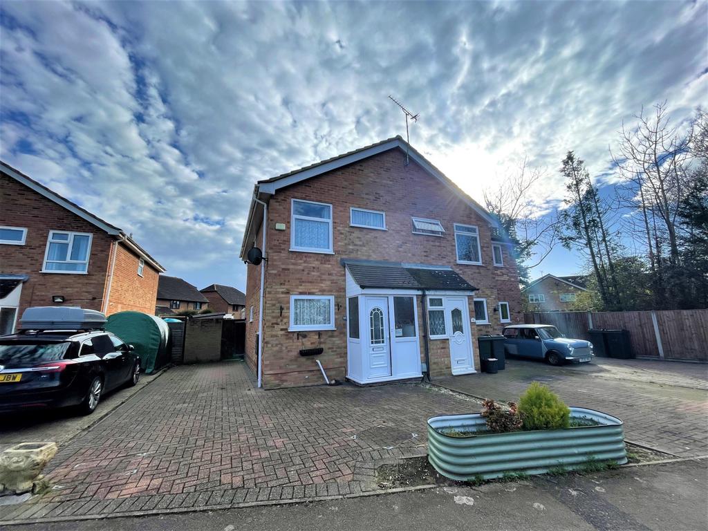 Washford Farm Road, Ashford, TN23 5YD 2 bed end of terrace house £250,000