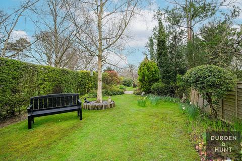 Kemsing Bournebridge Lane, Stapleford Abbotts, Romford, RM4 1LT