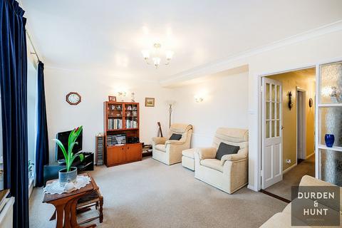 Kemsing Bournebridge Lane, Stapleford Abbotts, Romford, RM4 1LT