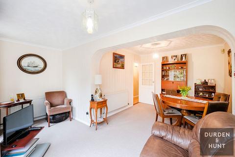 Kemsing Bournebridge Lane, Stapleford Abbotts, Romford, RM4 1LT