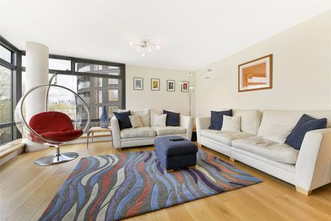 3 bedroom flat to rent - Parliament View Apartments, 1 Albert Embankment, London