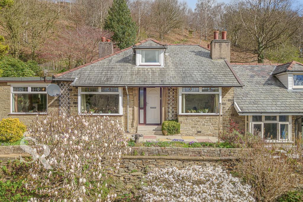 Quarry Road, Birch Vale, High Peak, Derbyshire, SK22 1AE 4 bed semi
