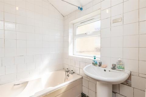 164 Lyndhurst Road, Worthing, BN11 2DW