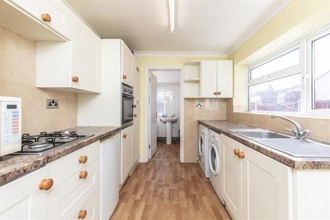 164 Lyndhurst Road, Worthing, BN11 2DW