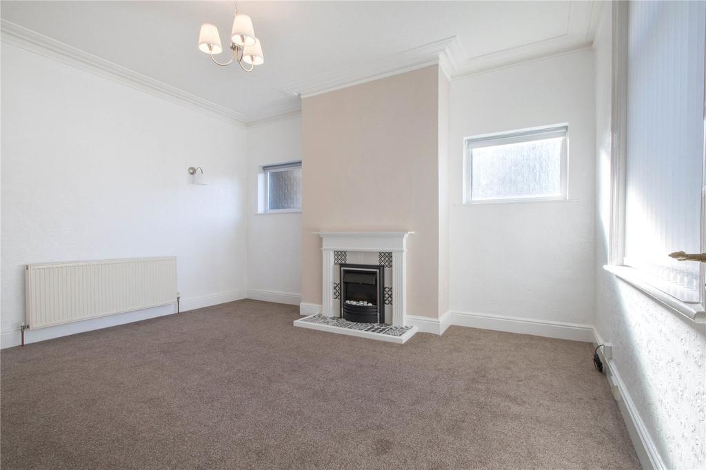 Street Lane, Gildersome, Morley, Leeds 2 bed terraced house £695 pcm