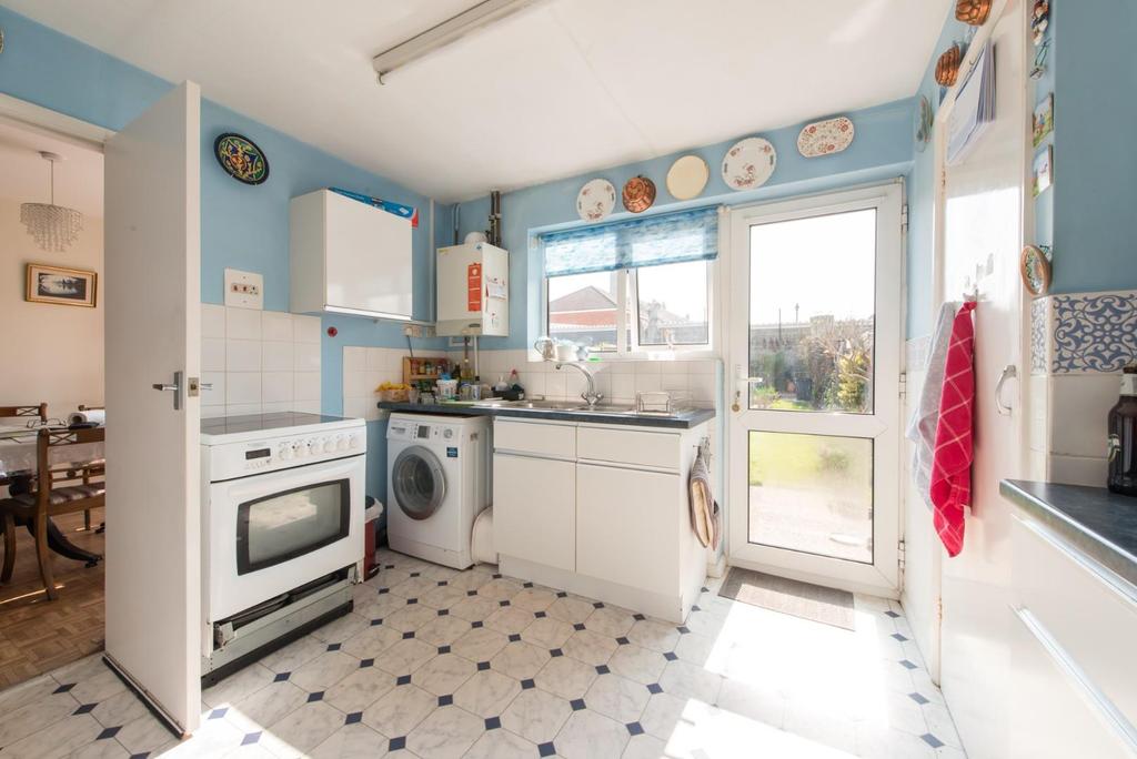 College Road, Margate 3 bed semidetached house £325,000