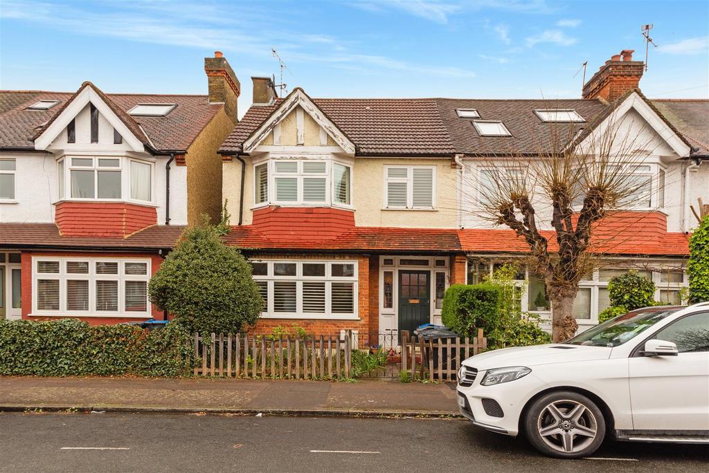 Oxford Avenue, Wimbledon Chase, SW20 3 bed house for sale £850,000