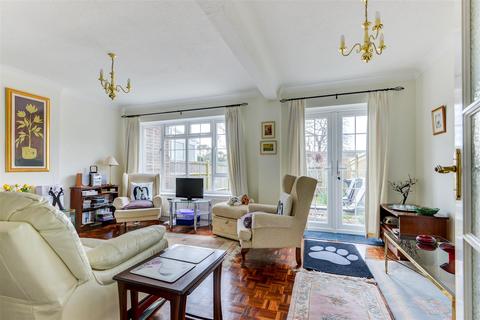 30 Berkeley Square, Worthing, BN11 5AF