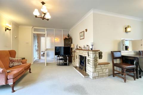 3 bedroom bungalow for sale - Hillview, Cirencester