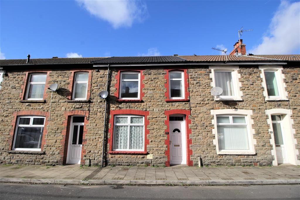 Gellideg Street, Maesycwmmer, Hengoed 3 bed terraced house £135,000