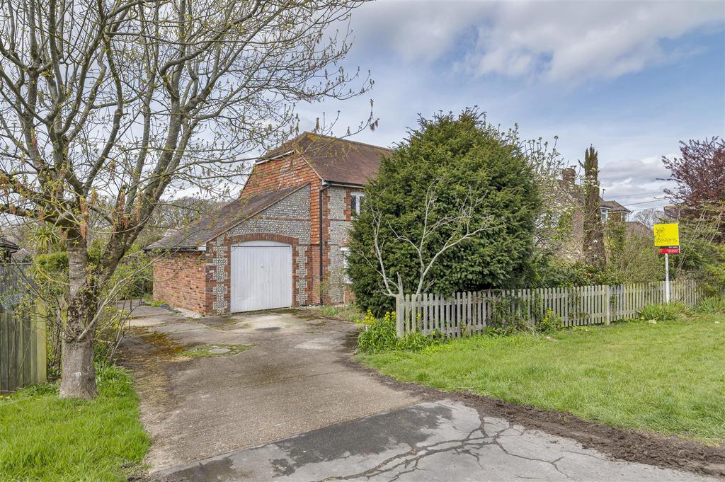 Battle Road, Hailsham 4 bed cottage £575,000