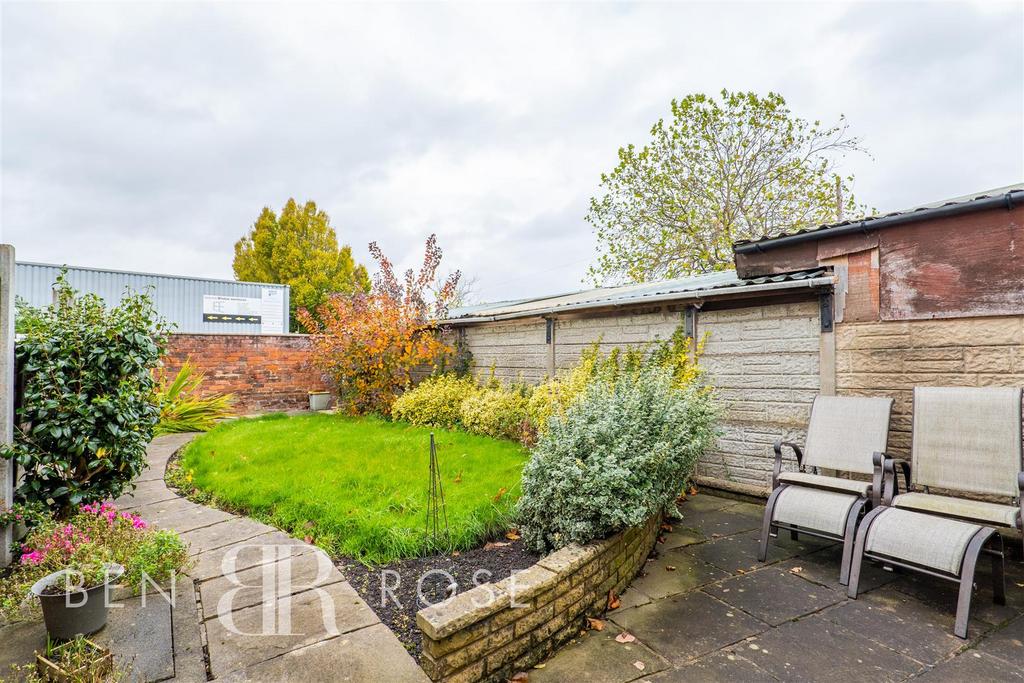 Golden Hill Lane, Leyland 2 bed terraced house £127,000