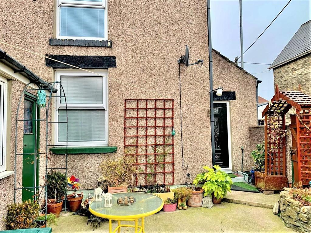 Tindale Crescent, Auckland 1 bed terraced house £54,995