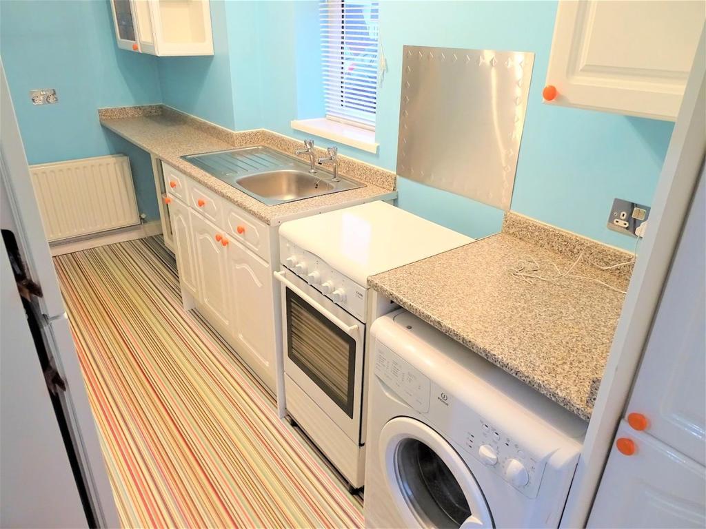 Tindale Crescent, Auckland 1 bed terraced house £54,995