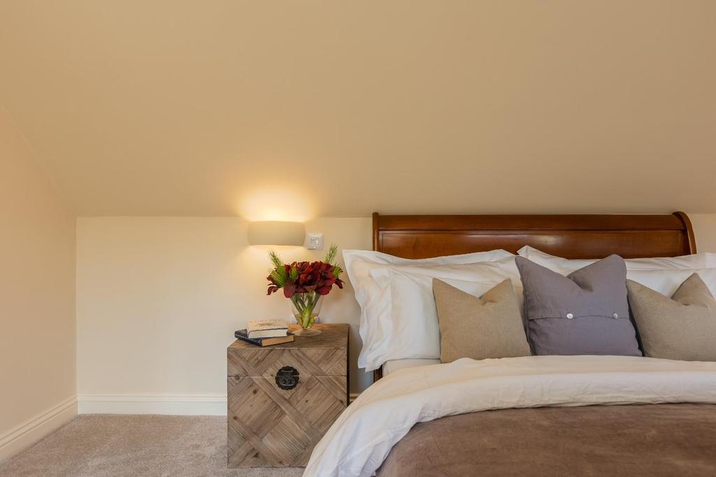 1 Blacksmiths Cottage Bedroom 1-7.jpg