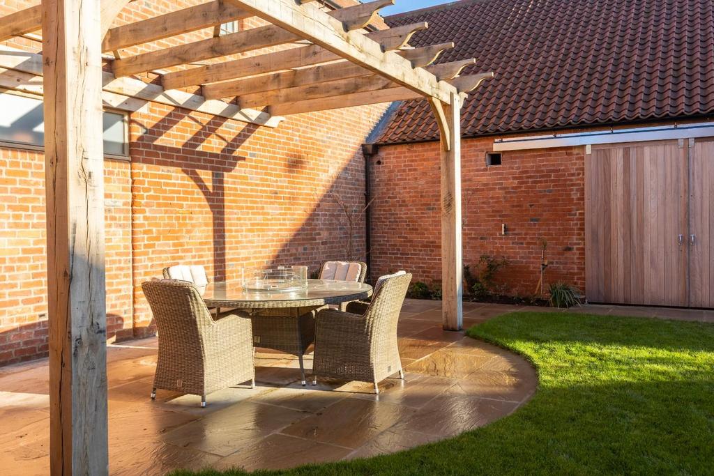 12 Blacksmiths Cottage External-12.jpg