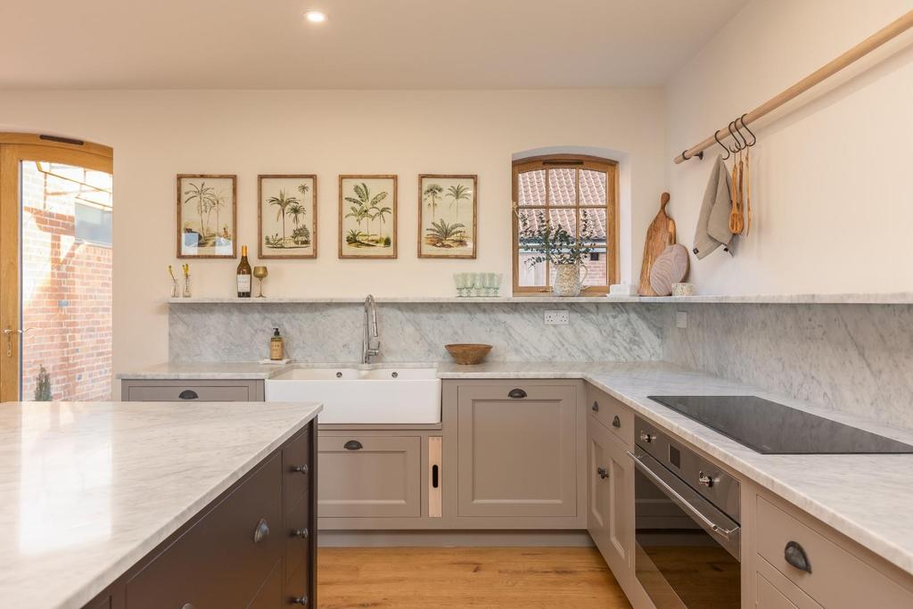 16 Blacksmiths Cottage Kitchen-13.jpg
