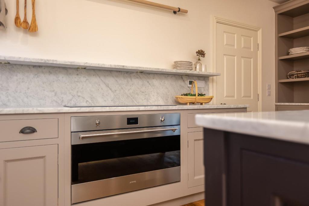 21 Blacksmiths Cottage Kitchen-22.jpg