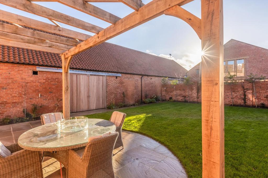 11 Blacksmiths Cottage External-11.jpg