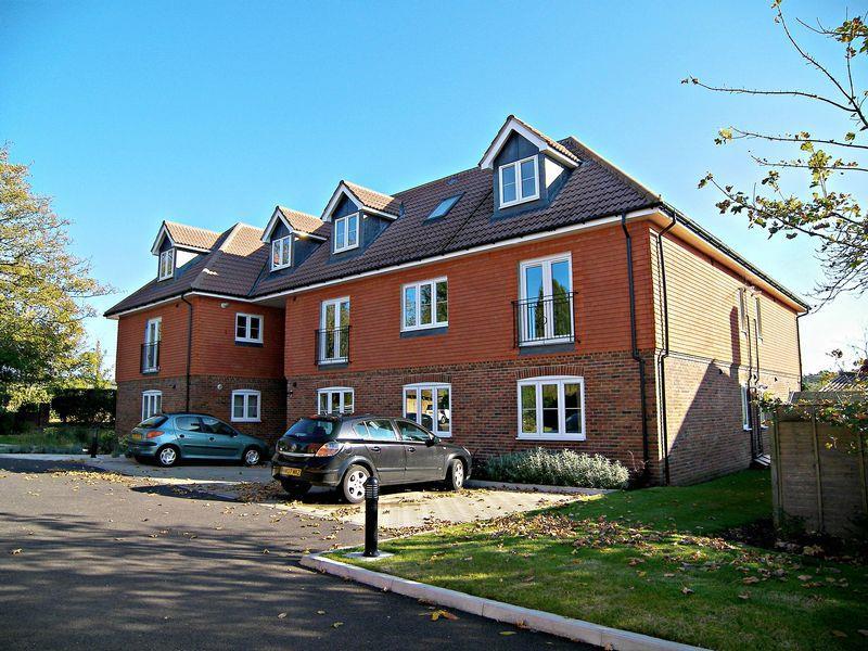 Fieldview, Chalton Lane, Clanfield. 2 bed flat for sale £210,000