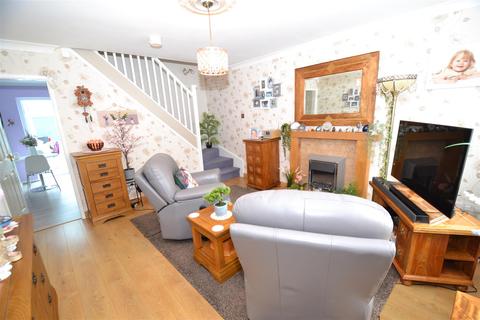 50 Ashlar Grove, Queensbury, Bradford, BD13 2SP
