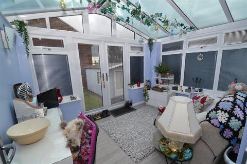 50 Ashlar Grove, Queensbury, Bradford, BD13 2SP