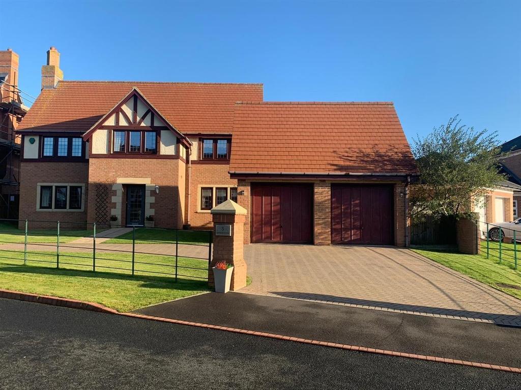 Saville Close, Wynyard Woods 4 bed detached house £500,000