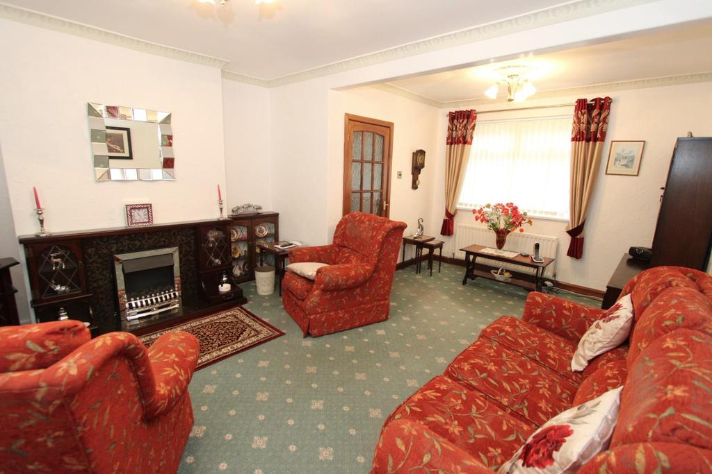 Caterhouse Road, Framwellgate Moor, Durham 3 bed semidetached house