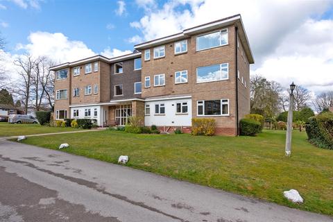 2 bedroom flat for sale - Vesey Close, Four Oaks