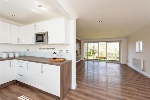 Flat 6, Harrow Court Vesey Close, Sutton Coldfield, B74 4QN