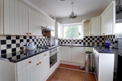2 bedroom detached bungalow for sale - Warden Hill Road, Cheltenham