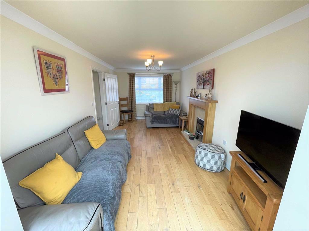 Redfield Croft, Leigh 3 bed detached house £279,950