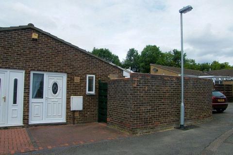 2 bedroom bungalow to rent - Wingfield, Orton Goldhay, Peterborough