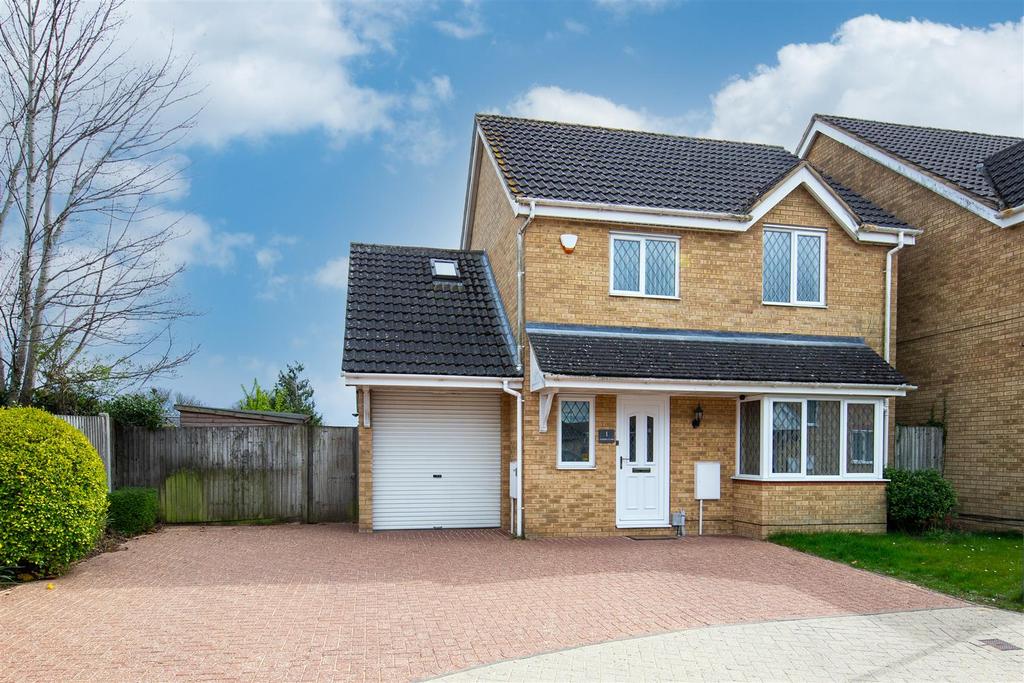 Stipers Close, Dunstable, Bedfordshire 3 bed detached house £425,000