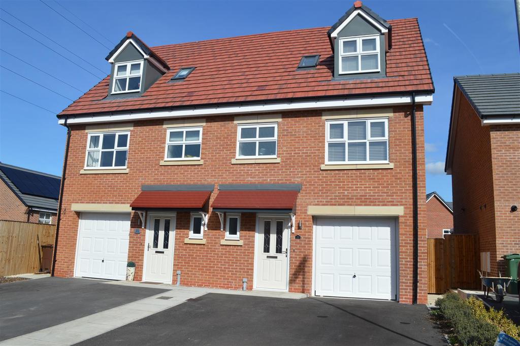 Mapplewell Road, Castleford 3 bed semidetached house £225,000