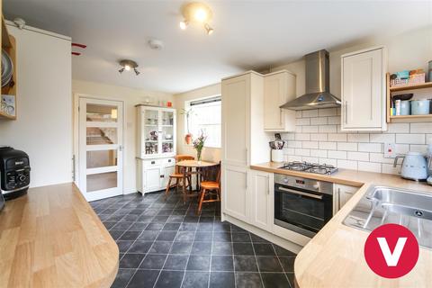 4 Birmingham Road, Alcester, B49 5ES