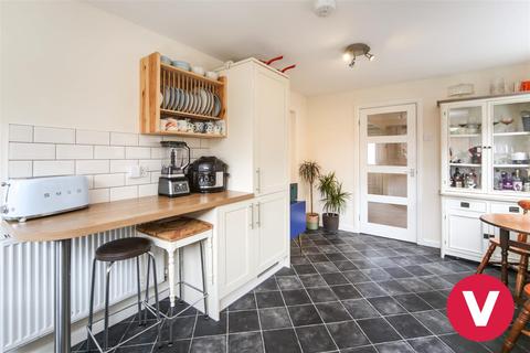 4 Birmingham Road, Alcester, B49 5ES